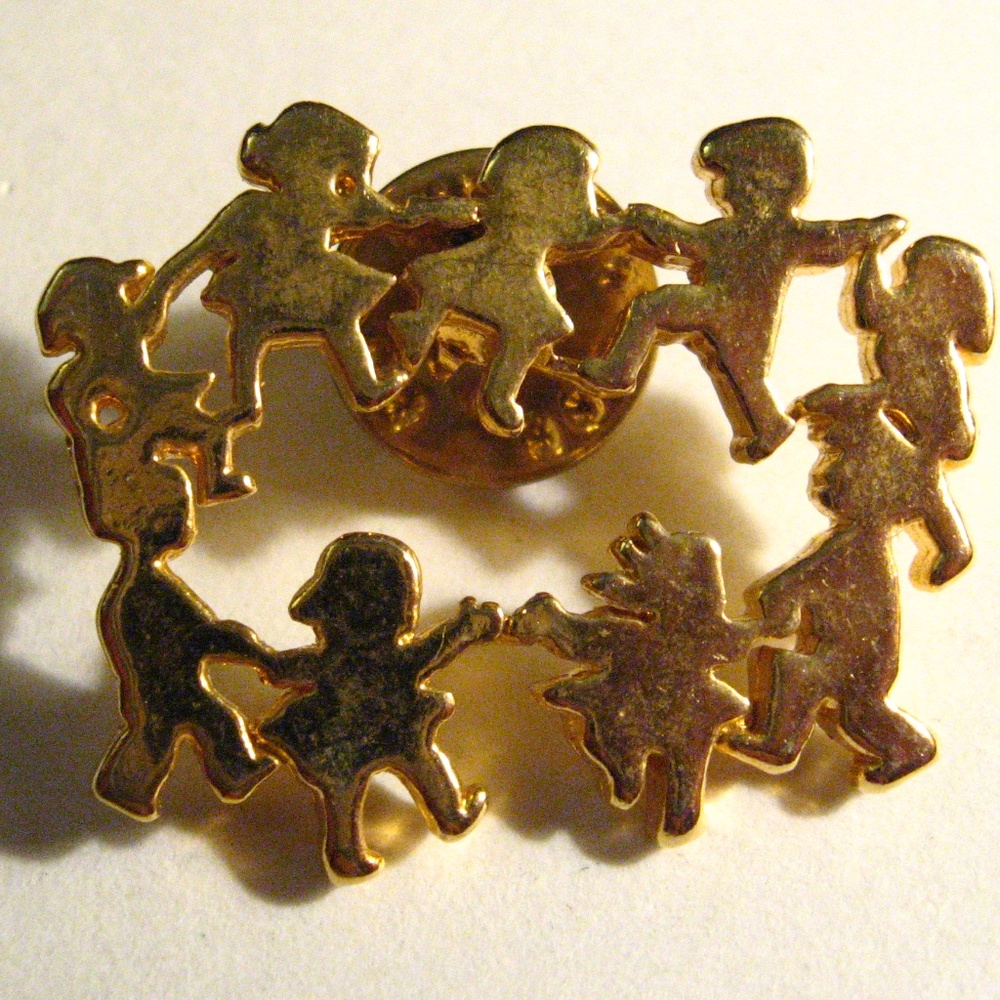 Circle Of Friends Vintage Friendship Lapel Pin